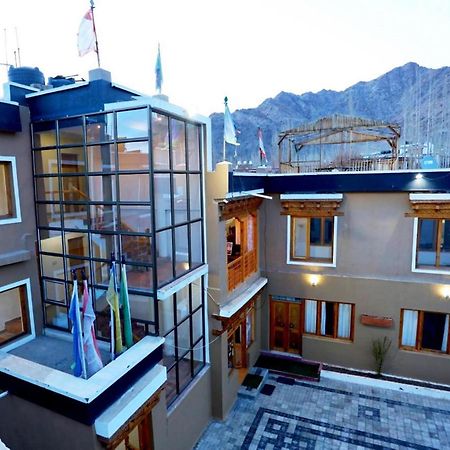 Tih Hotel Jorchung レー エクステリア 写真
