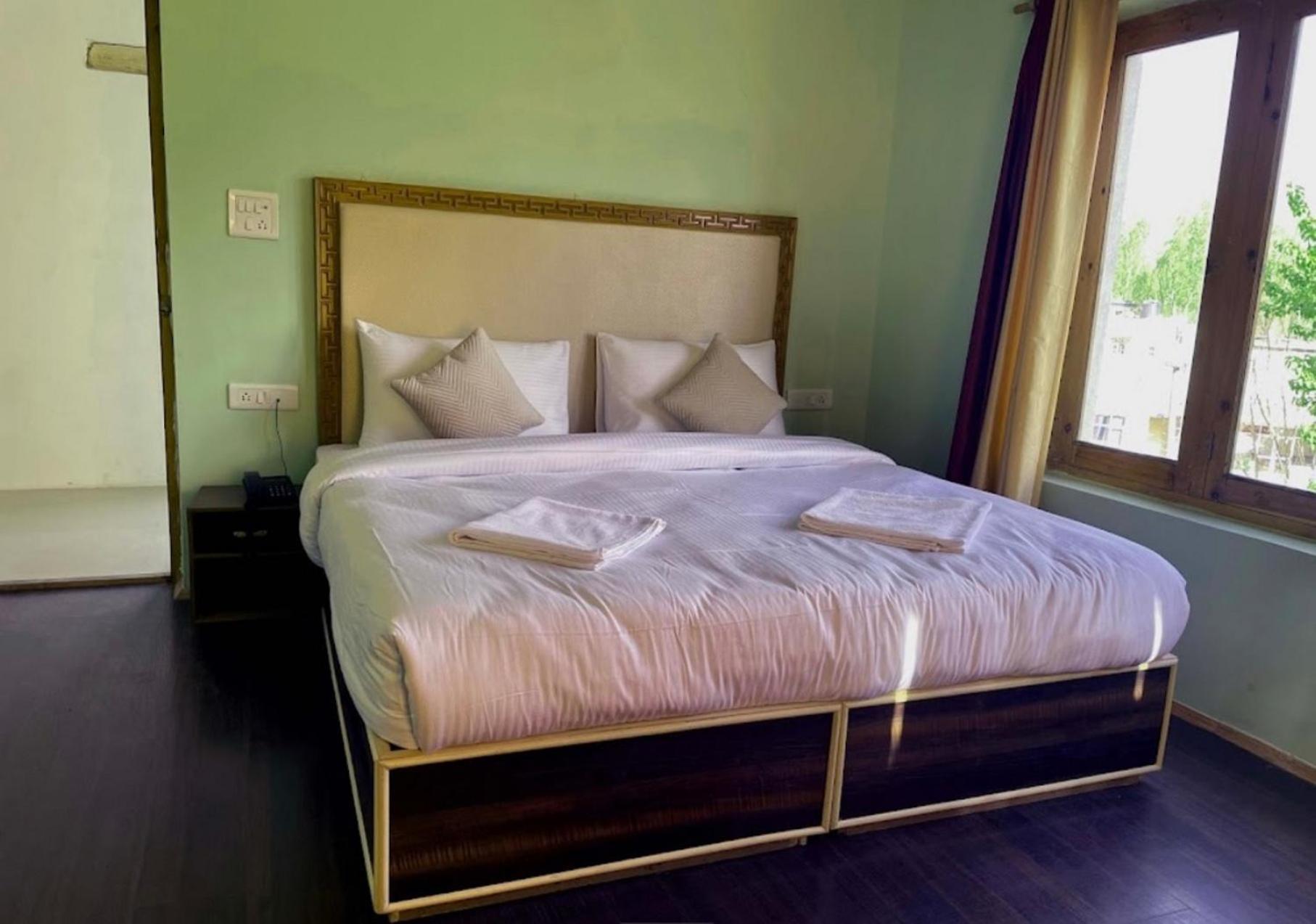 Tih Hotel Jorchung レー エクステリア 写真