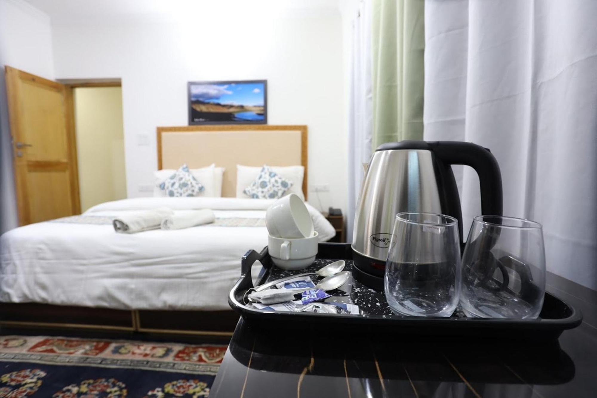 Tih Hotel Jorchung レー エクステリア 写真