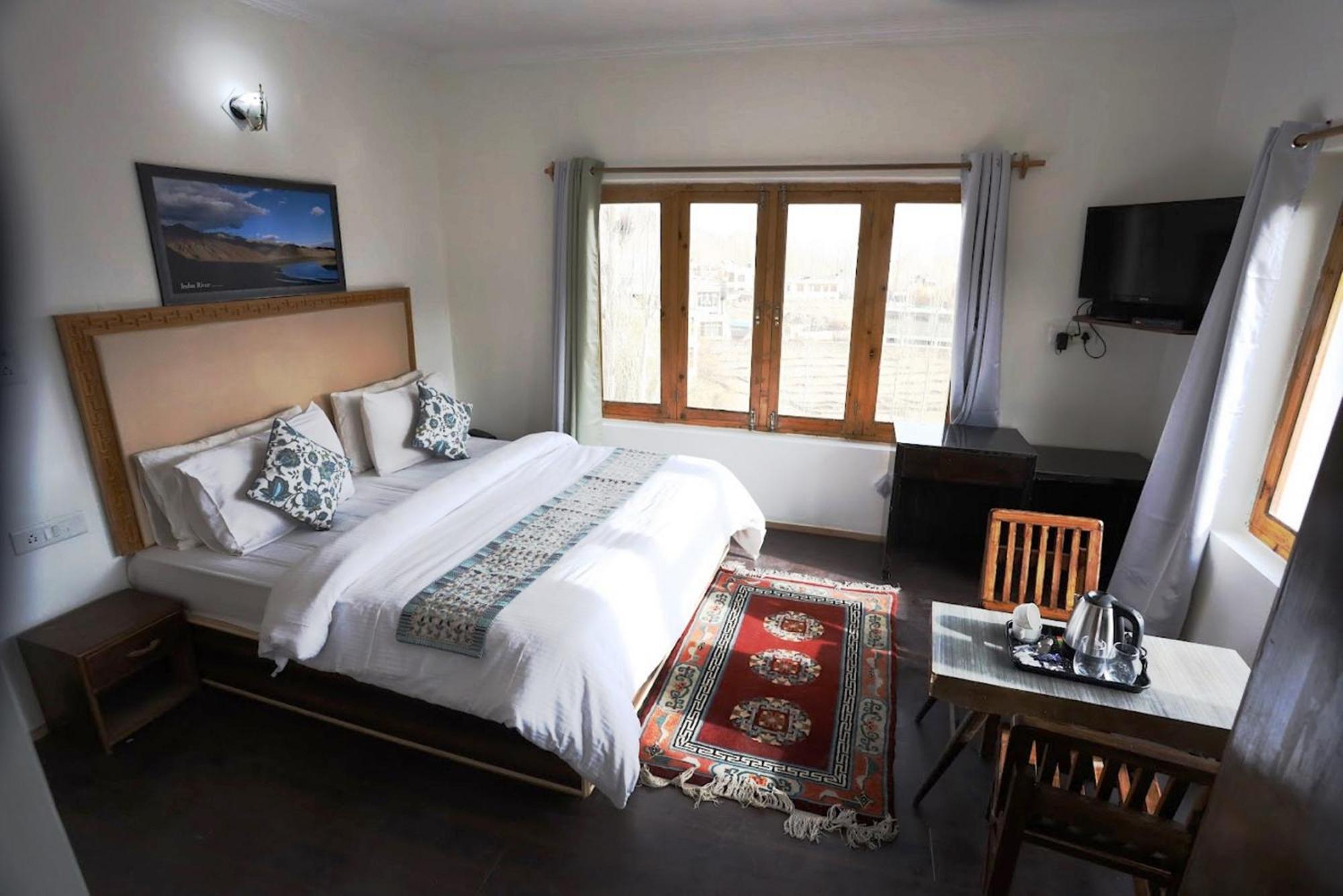 Tih Hotel Jorchung レー エクステリア 写真